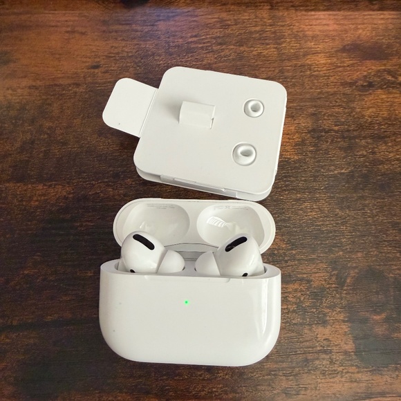 Apple AirPods Pro (1st Generation) with MagSafe Charging Case - Picture 1 of 3